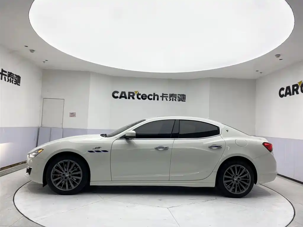 Maserati Ghibli 2021 — фото 8