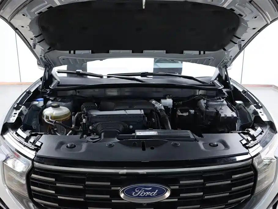 Ford Edge 2023 — фото 30