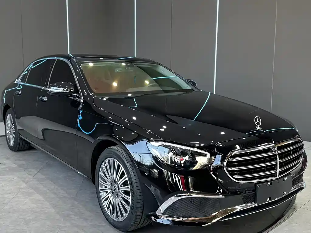 Mercedes-Benz E-Class 2023 — фото 3