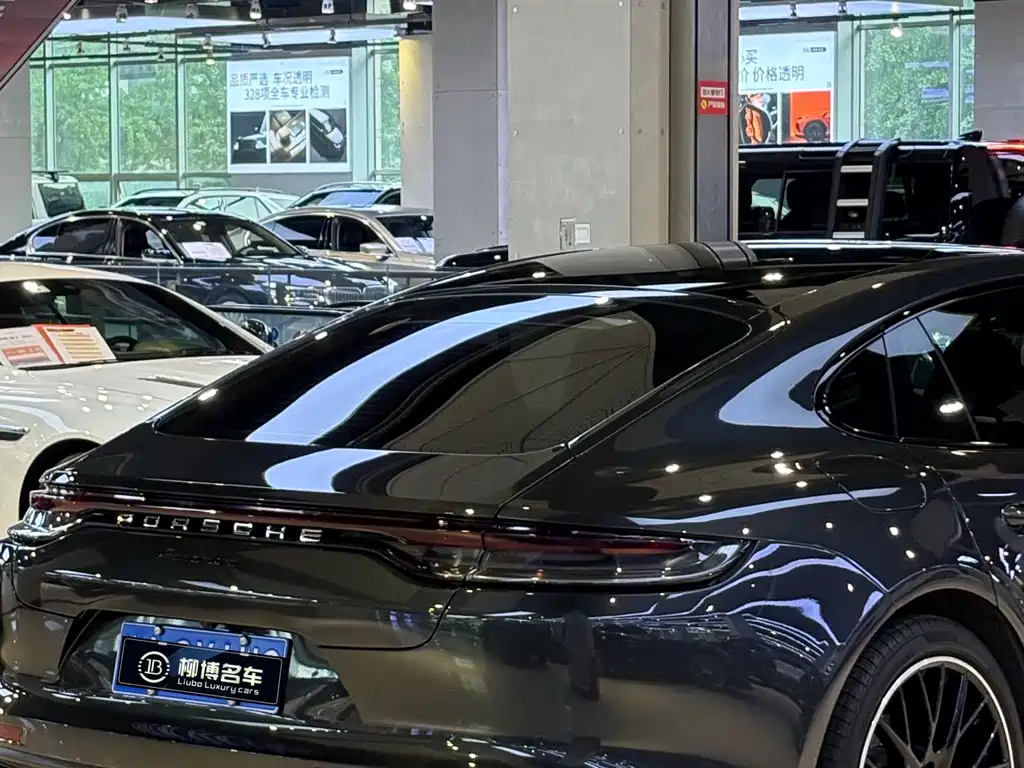 Porsche Panamera 2021