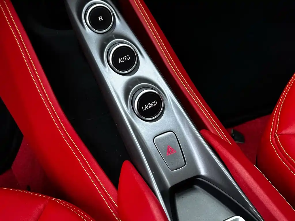Ferrari F8 2022 — фото 21