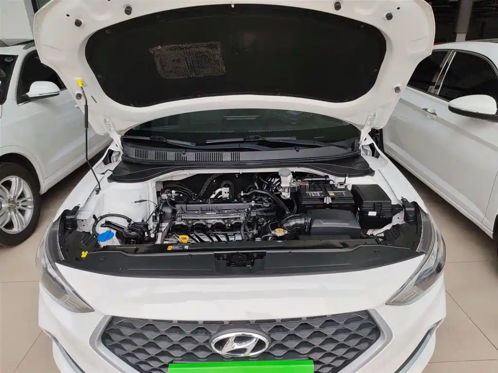 Hyundai Elantra 2020 — фото 20