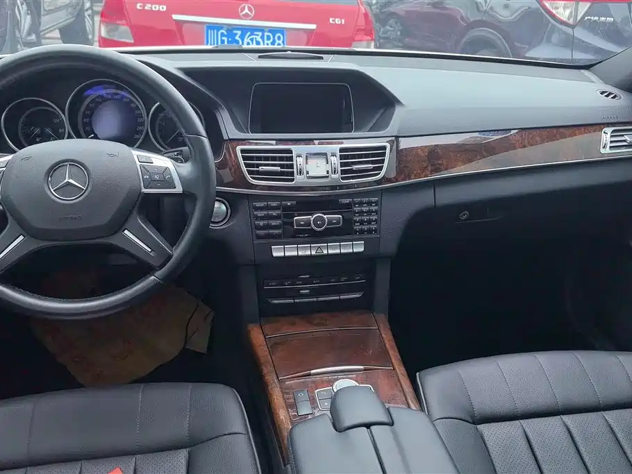 Mercedes-Benz E-Class 2014 — фото 12