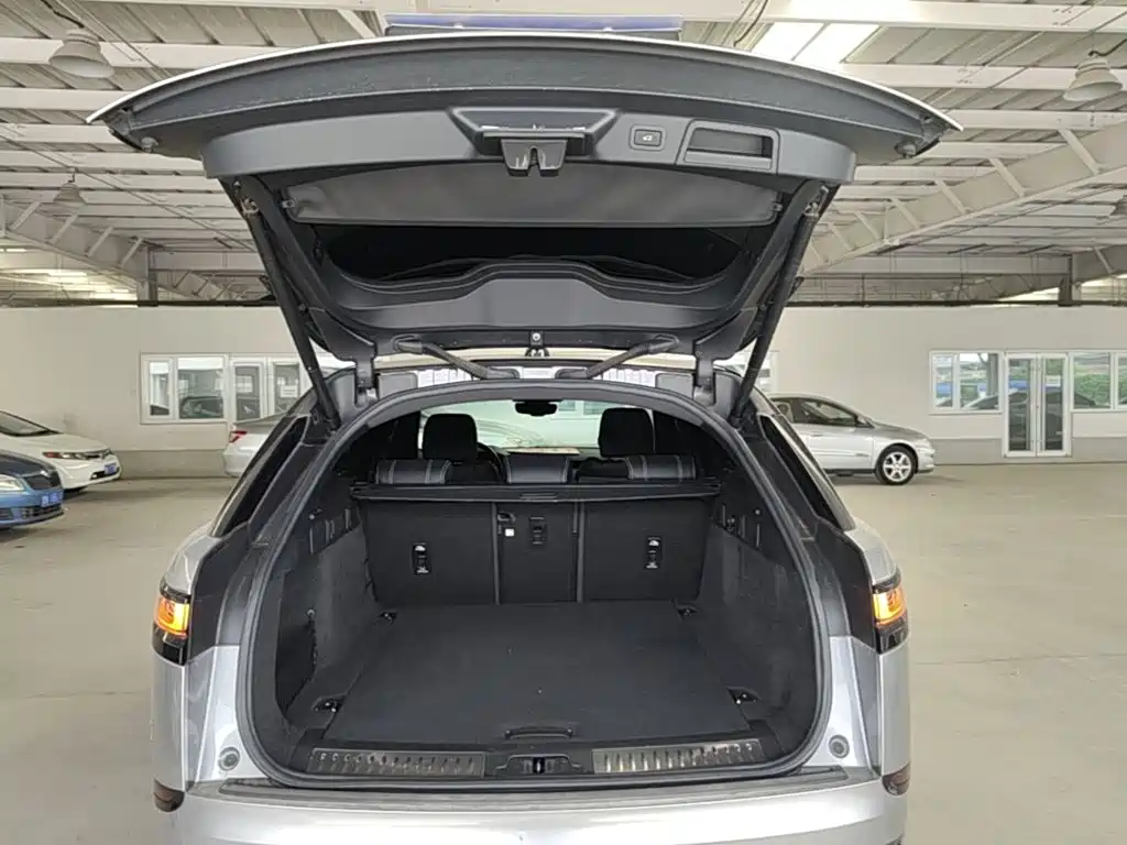 Land Rover Range Rover Velar 2021 — фото 19