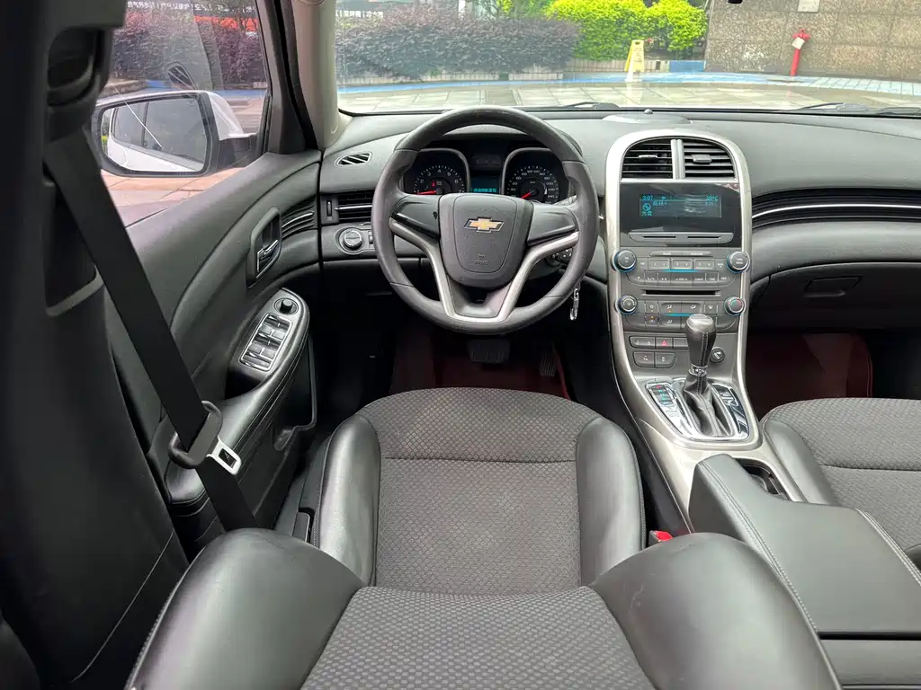 Chevrolet Malibu 2015 — фото 10