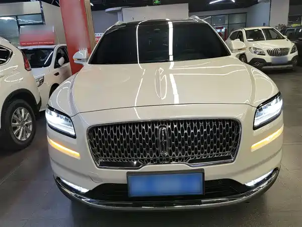 Lincoln Nautilus 2021
