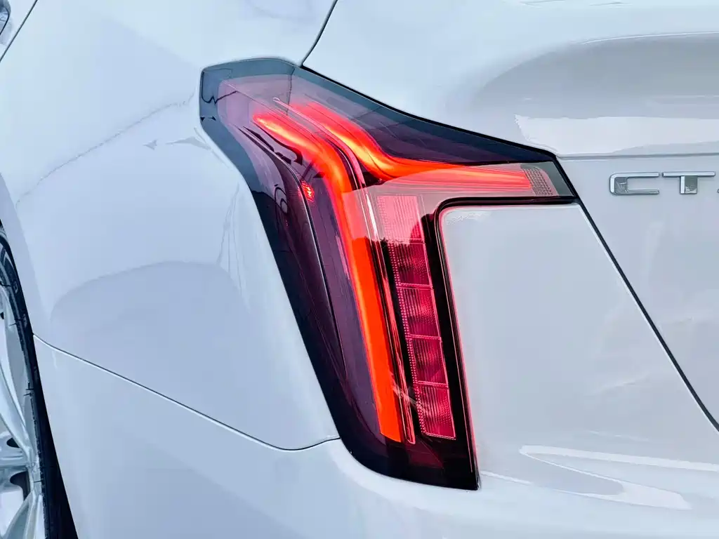 Cadillac CT5 2022 — фото 25