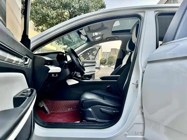Geely Emgrand L 2022
