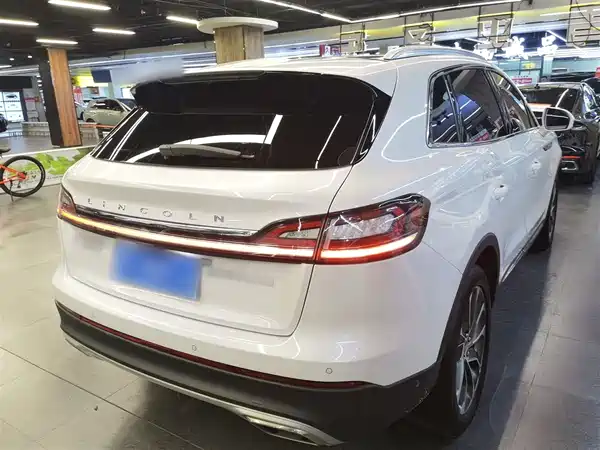 Lincoln Nautilus 2021