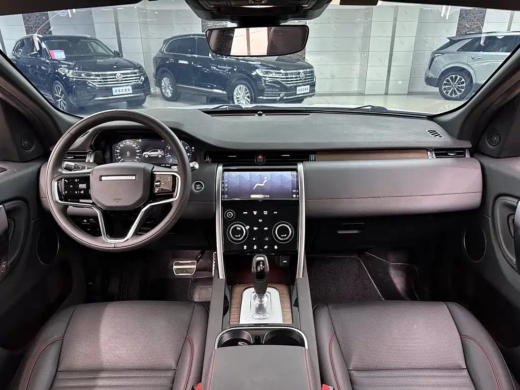 Land Rover Discovery Sport 2023 — фото 12