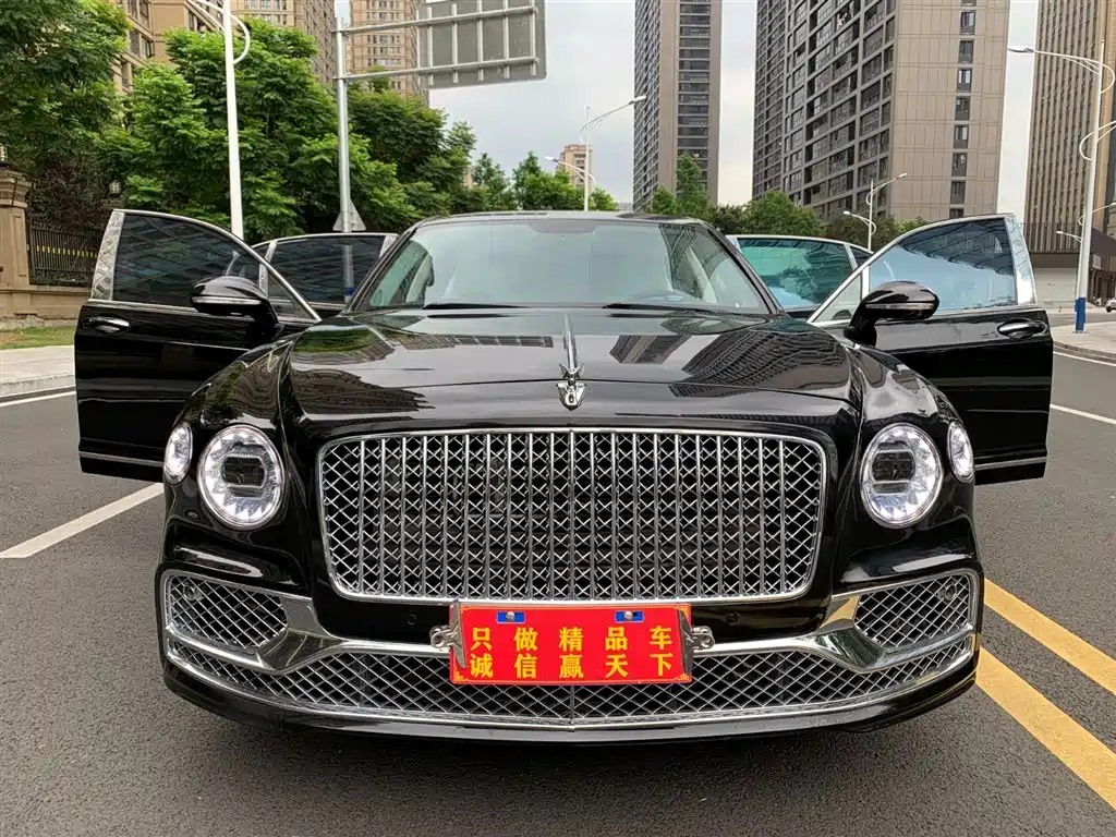 Bentley Flying Spur 2010 — фото 2
