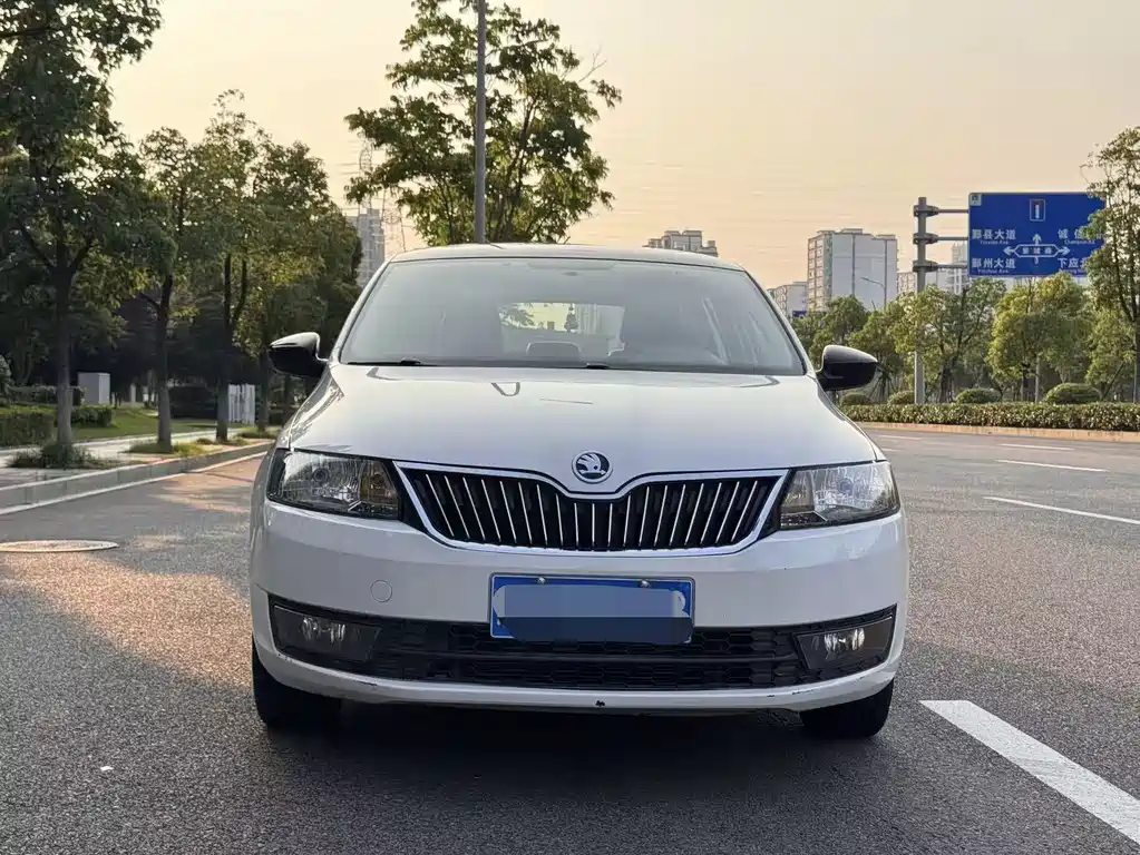 Skoda Rapid Spaceback 2014