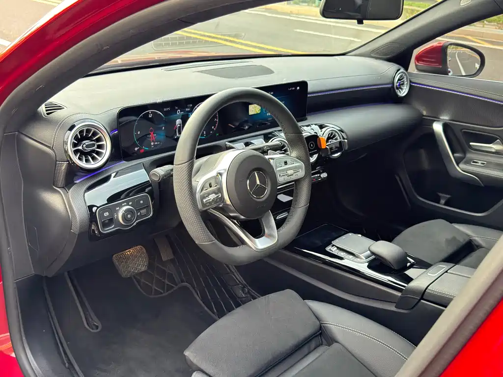 Mercedes-Benz A-Class 2022 — фото 9