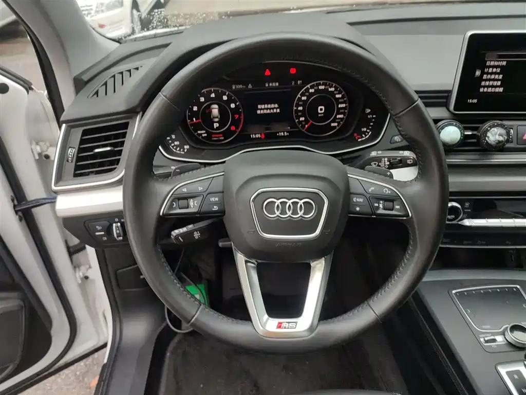 Audi Q5L 2021 — фото 11