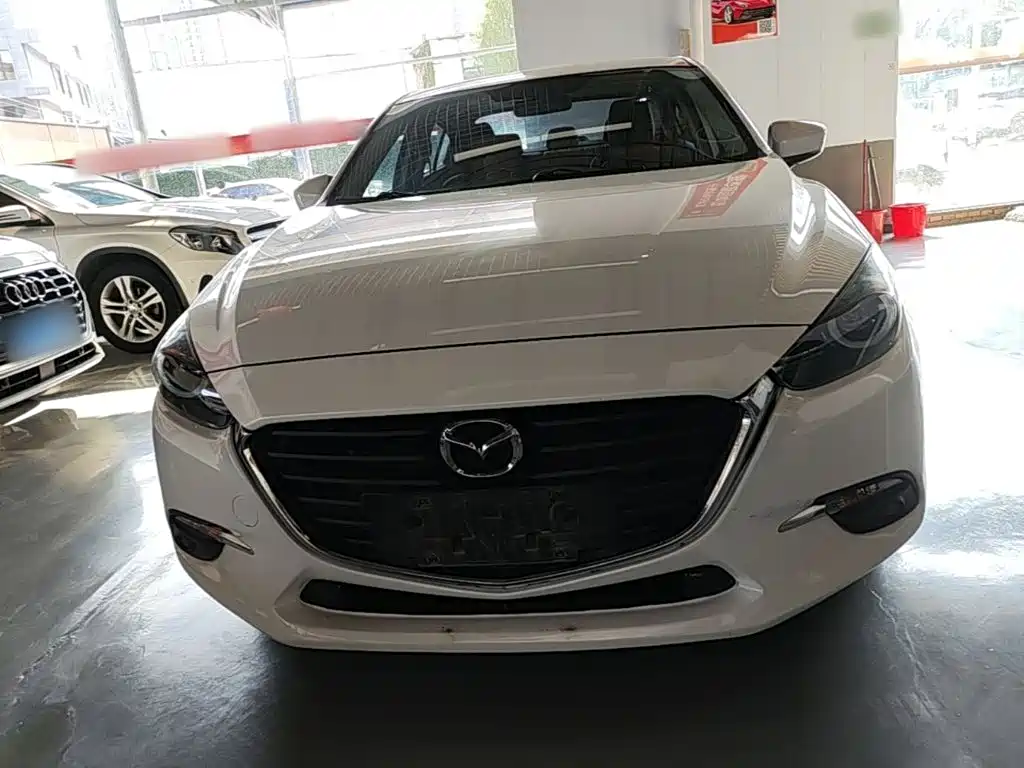 Mazda 3 Axela 2018 — фото 3