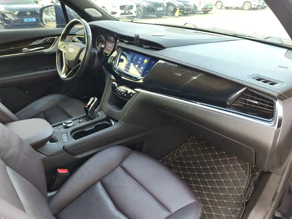 Cadillac XT6 2022 — фото 15