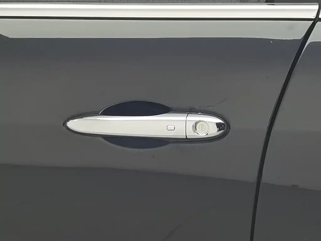 Maserati Ghibli 2023 — фото 18