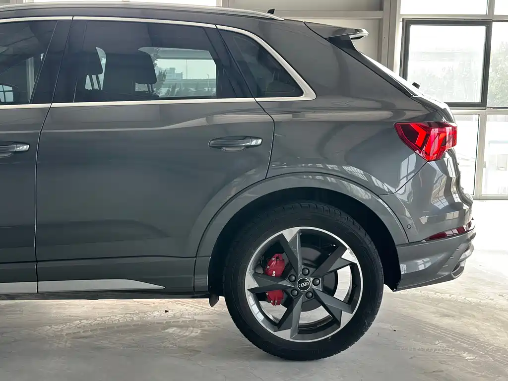 Audi Q3 2022 — фото 10