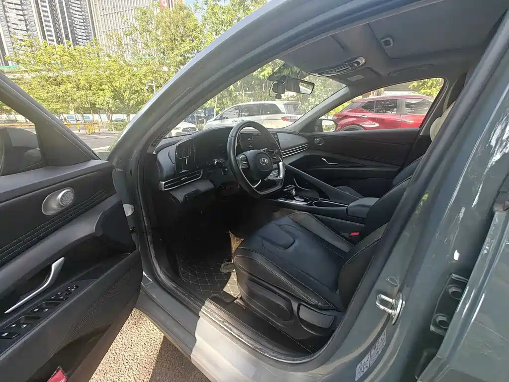 Hyundai Elantra 2021