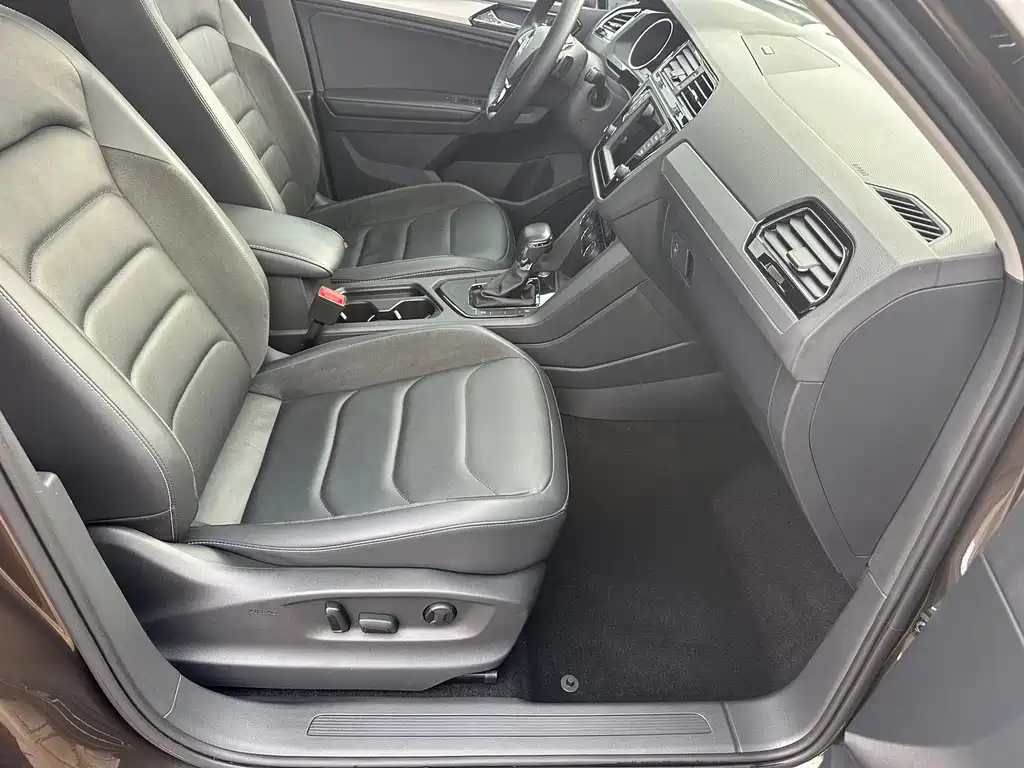Volkswagen Tiguan L 2018 — фото 13