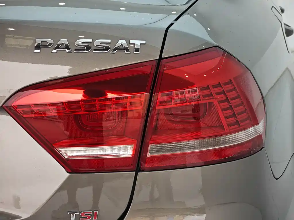 Volkswagen Passat 2014 — фото 12