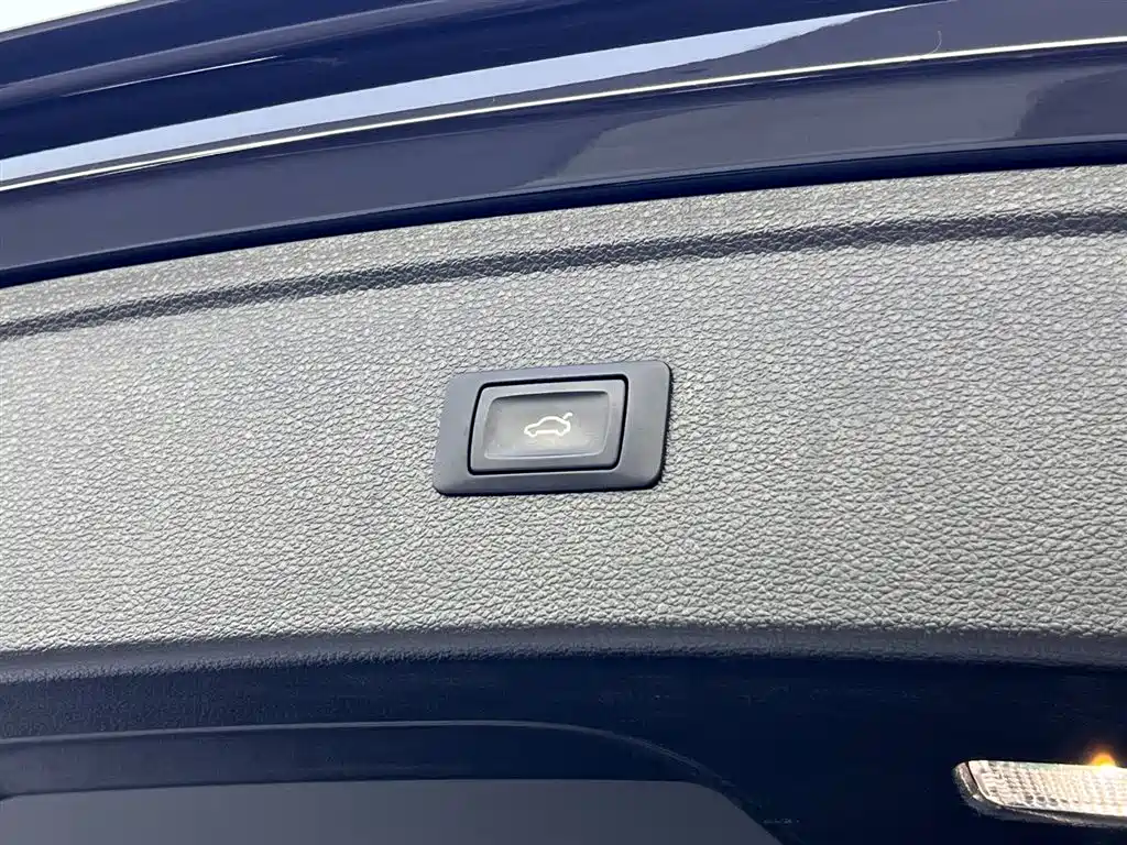 Audi Q5L 2024 — фото 10