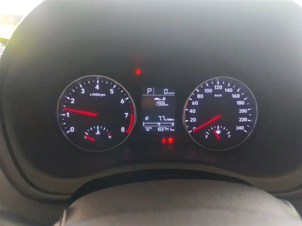 Hyundai Elantra 2019 — фото 12