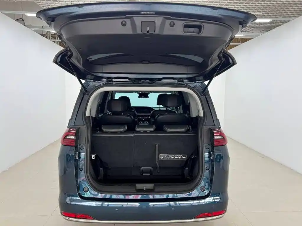 GAC Trumpchi M6 2022 — фото 8