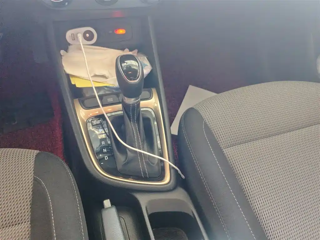 Hyundai Elantra 2019 — фото 14