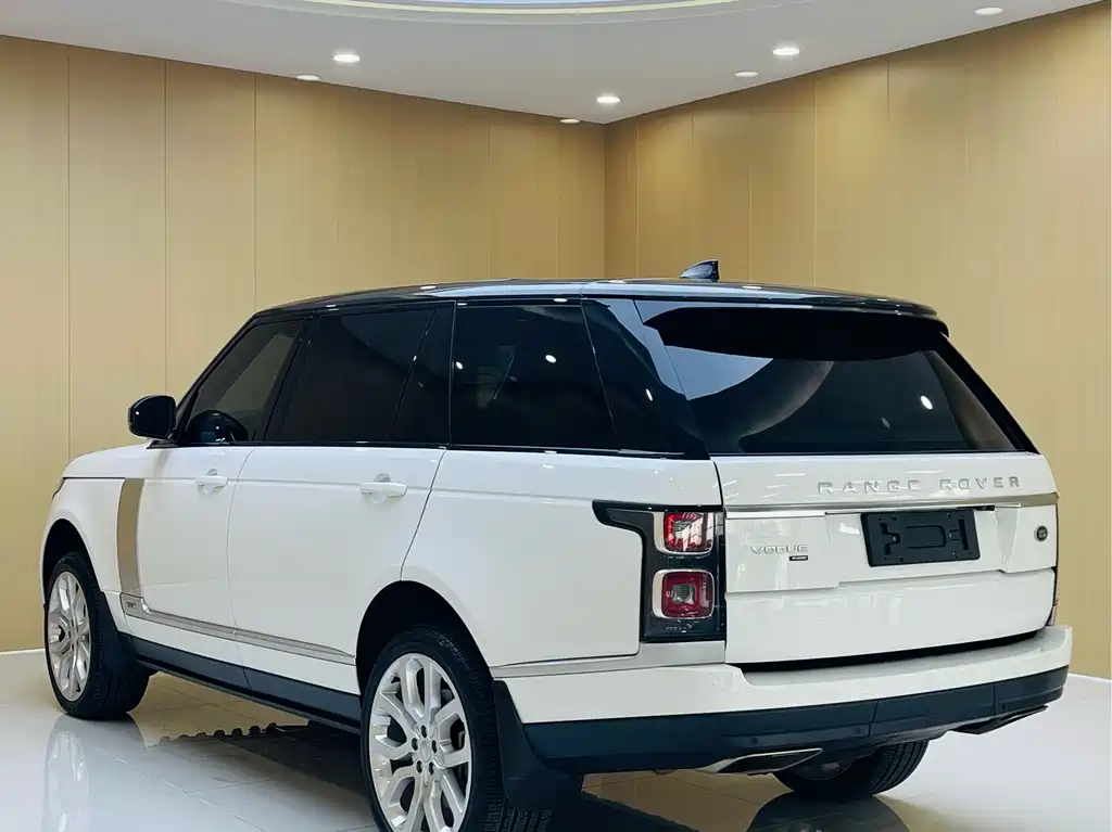Land Rover Range Rover 2022 — фото 7
