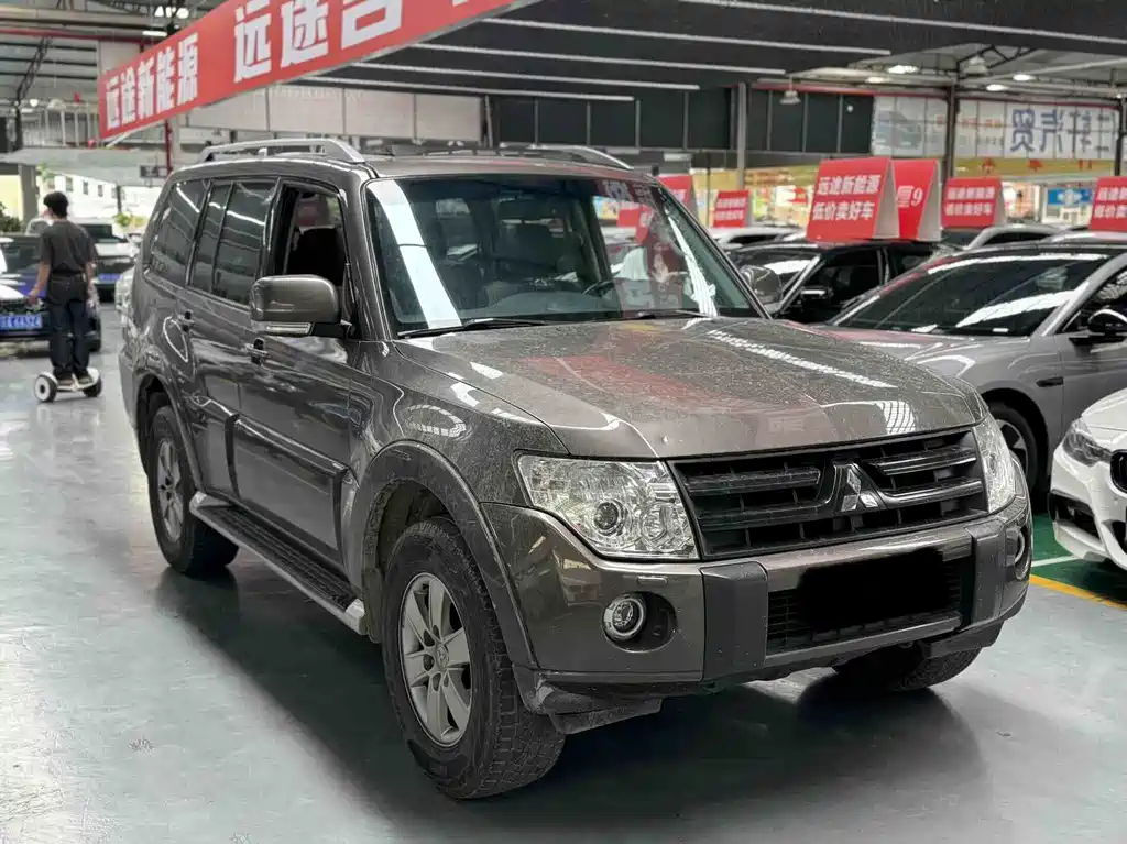 Mitsubishi Pajero 2010