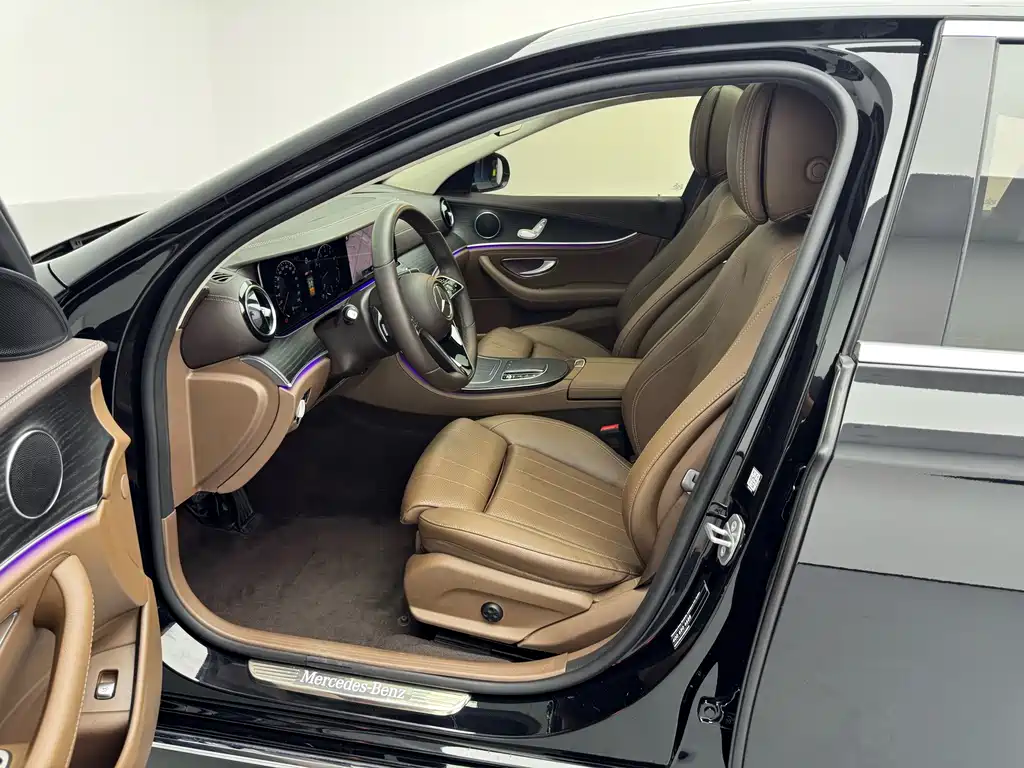 Mercedes-Benz E-Class 2023 — фото 6