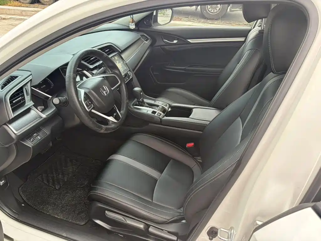 Honda Civic 2018 — фото 16