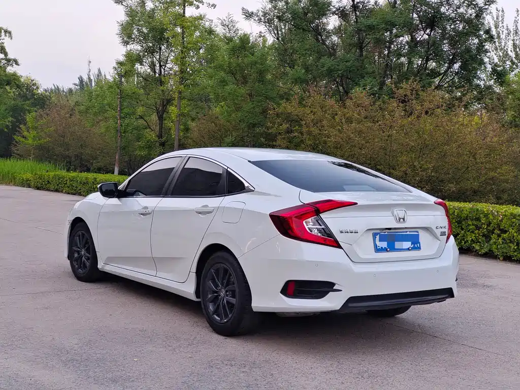 Honda Civic 2021 — фото 12