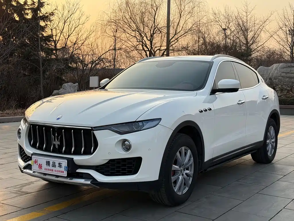 Maserati Levante 2019 — фото 1