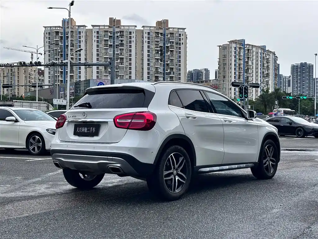 Mercedes-Benz GLA 2015