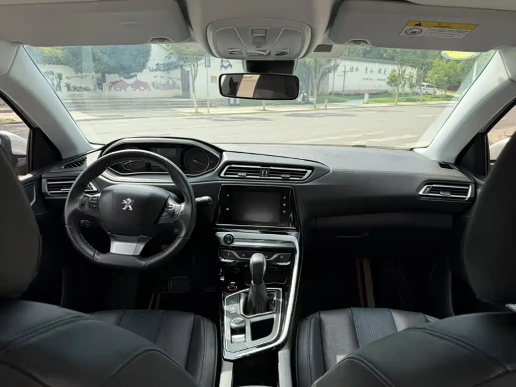 Peugeot 308 2016 — фото 15