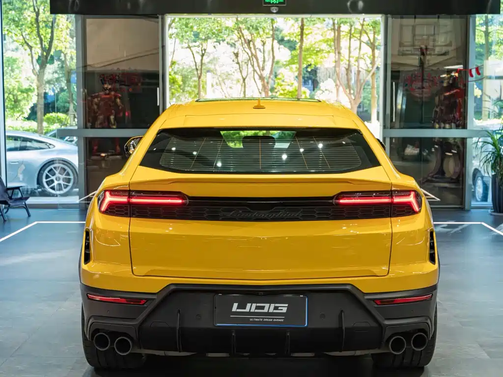 Lamborghini Urus SE 2025