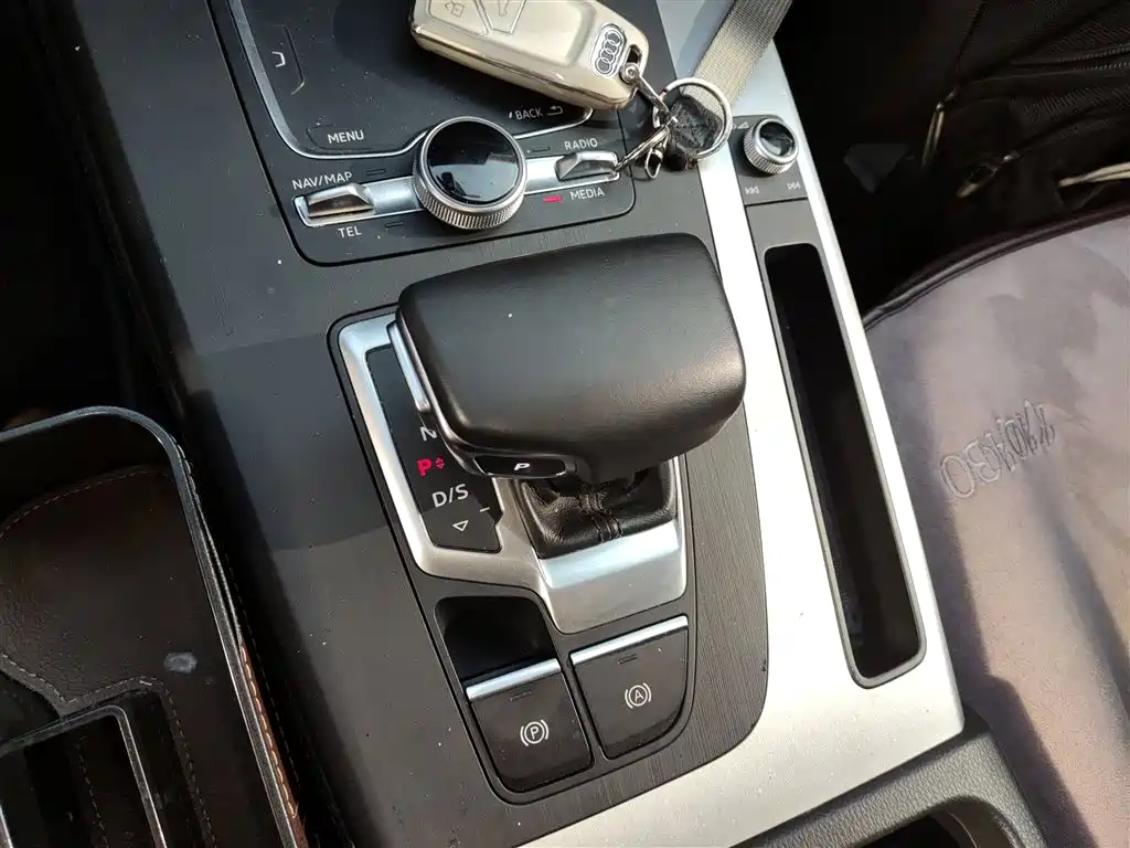 Audi Q5L 2019 — фото 14