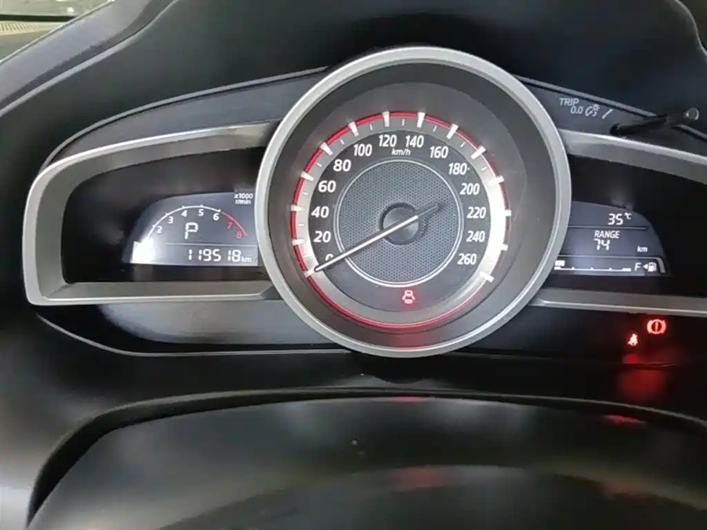 Mazda 3 Axela 2016 — фото 12