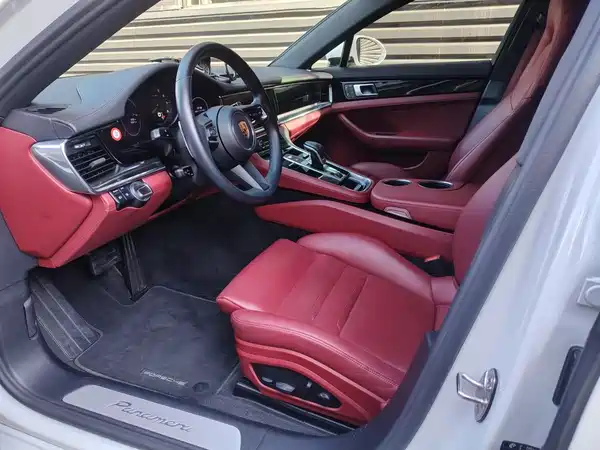 Porsche Panamera 2023