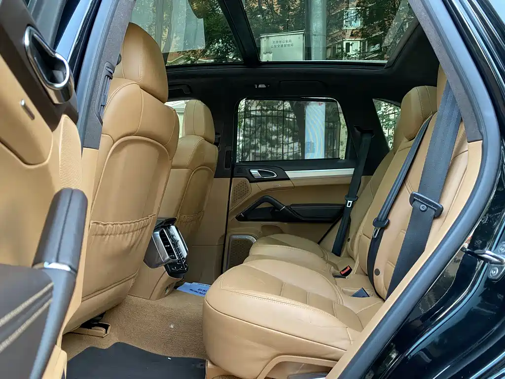 Porsche Cayenne 2018 — фото 19