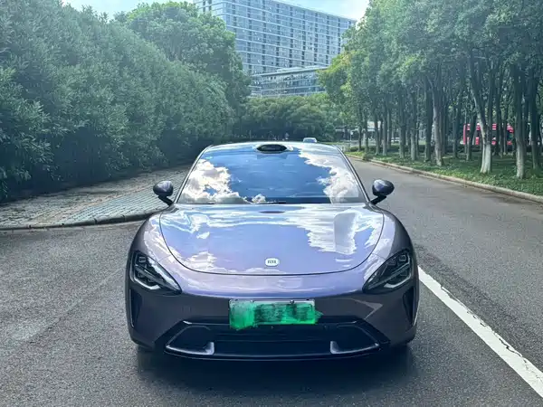 Xiaomi SU7 2024