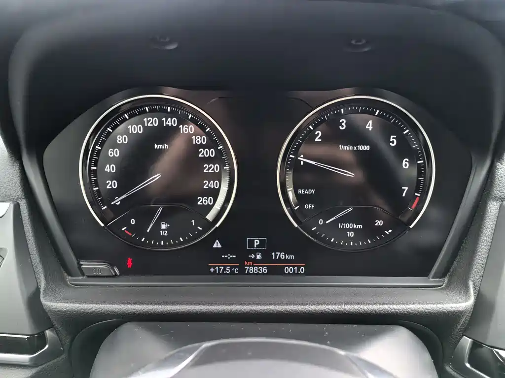 BMW 1 Series 2018 — фото 10