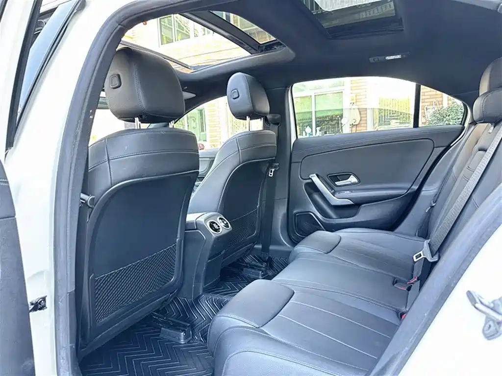 Mercedes-Benz A-Class 2020 — фото 10