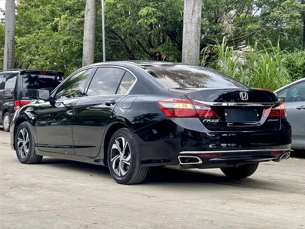 Honda Accord 2016 — фото 8