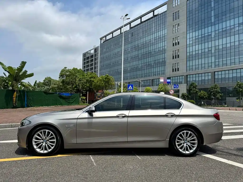 BMW 5 Series 2015 — фото 4