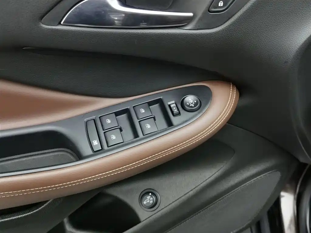 Buick Envision Plus 2021 — фото 9