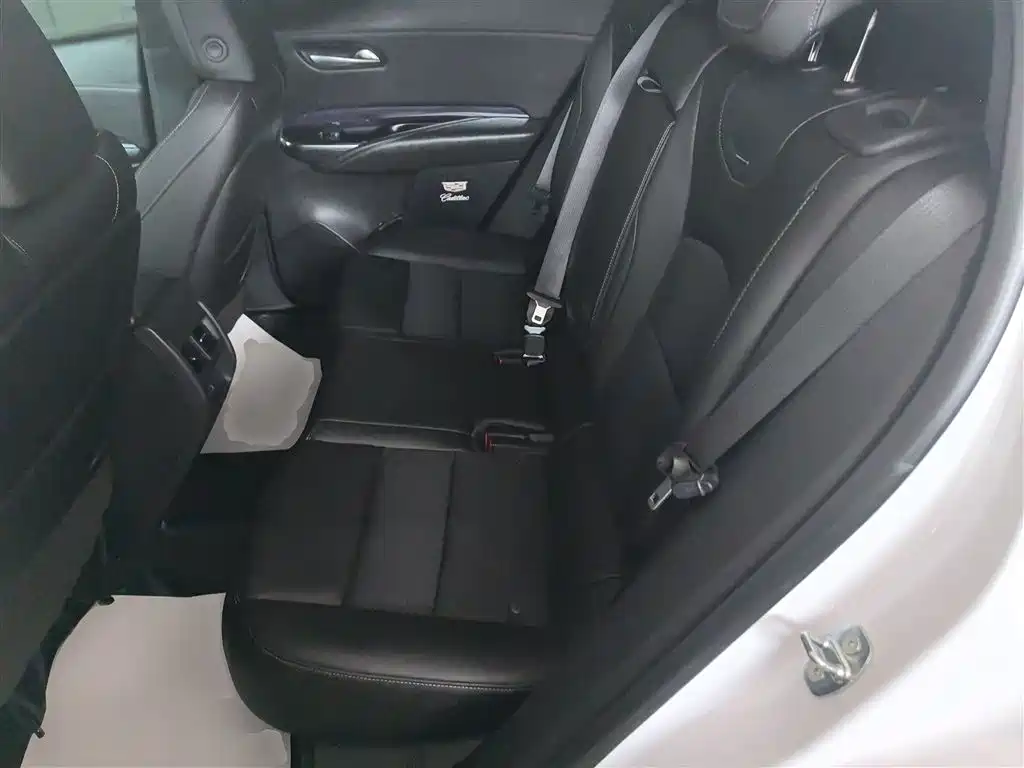 Cadillac XT4 2022 — фото 13