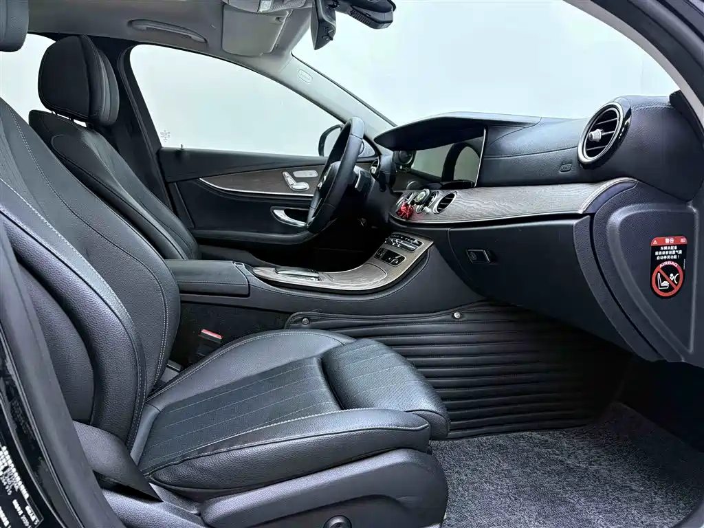 Mercedes-Benz E-Class 2021 — фото 18